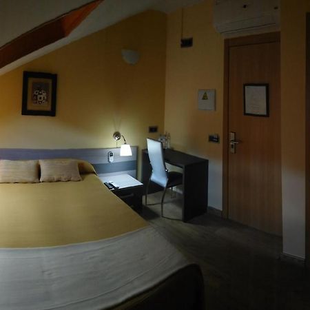 Ávila Hostal Dona Juana מראה חיצוני תמונה
