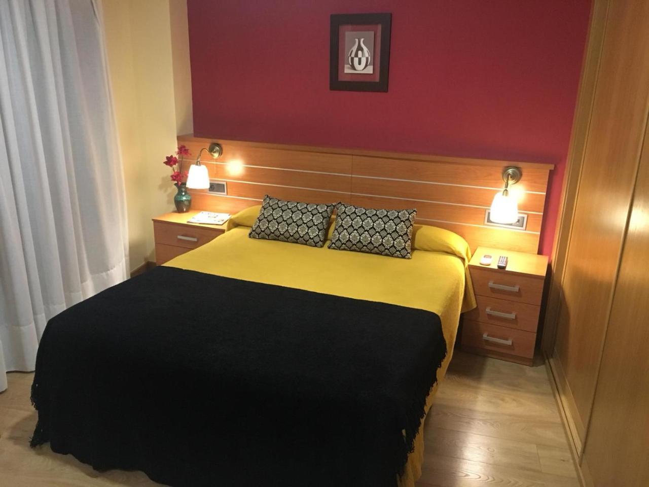 Ávila Hostal Dona Juana מראה חיצוני תמונה